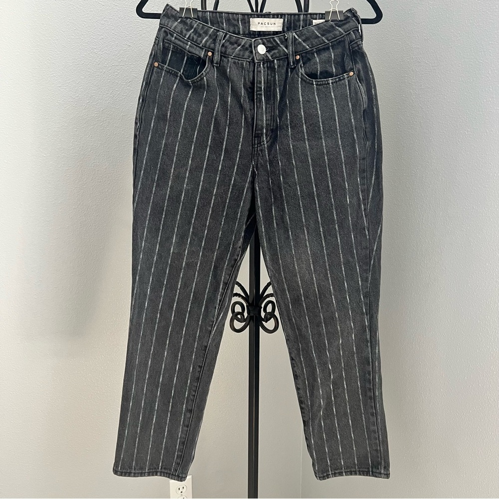 PacSun Salem Black White Pinstripe High Rise Mom Jeans Size 27 Good Condition